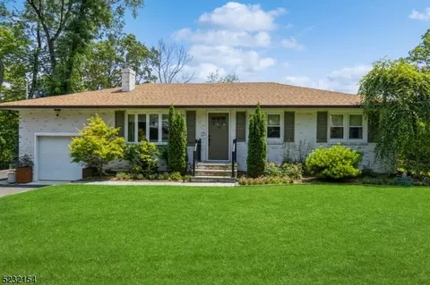 22 Essex Ave, Bernardsville, NJ 07924
