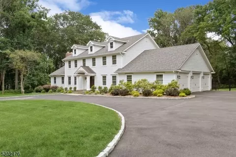 18 N Gate Rd, Mendham Twp, NJ 07945