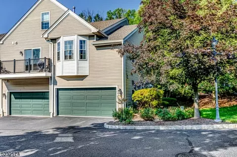 24 Heatherwood Ln, Bedminster, NJ 07921