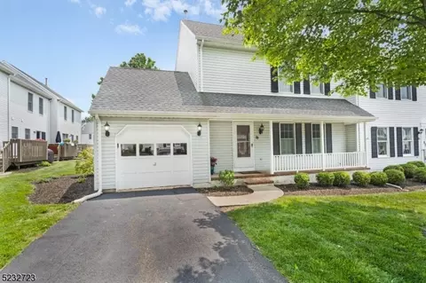 39 Kingswood Rd, Somerville, NJ 08876