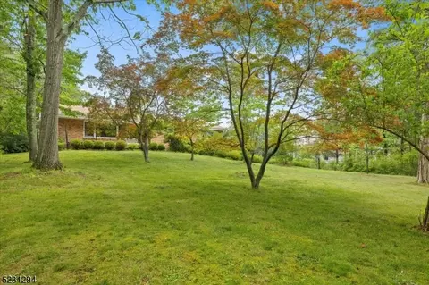 155 Emerson Rd, Franklin Twp, NJ 08873