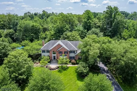 3 W Dogwood Ter, Millington, NJ 07946