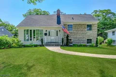 40 Oak Crest Rd, West Orange, NJ 07052