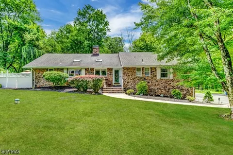 7 Gentry Dr, Warren, NJ 07059