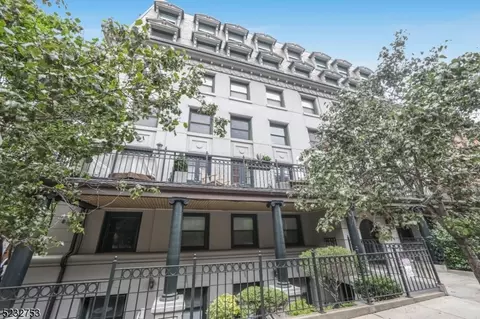 600 Hudson St #3A, Hoboken, NJ 07030