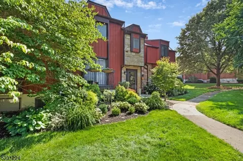 17 Schindler Sq, Hackettstown, NJ 07840
