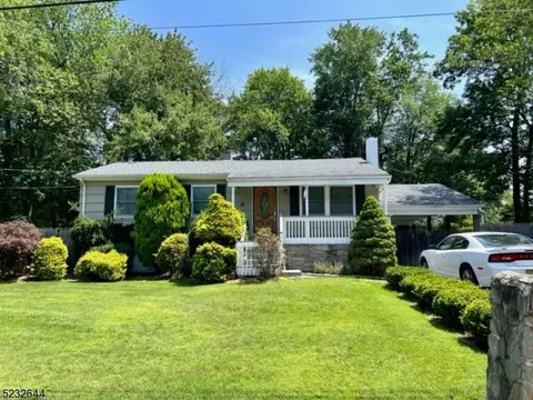 4 Paradise Trl, Vernon Twp, NJ 07460