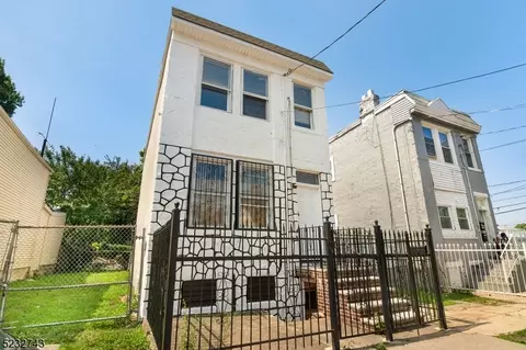 324 14th Ave # A, Newark, NJ 07103