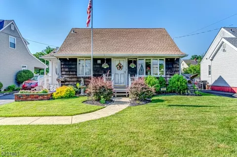 332 Giles Ave, Middlesex, NJ 08846