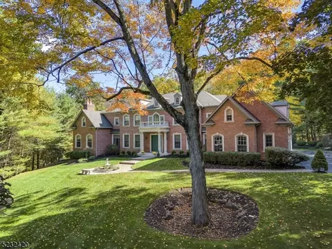 65 Knightsbridge, Watchung, NJ 07069