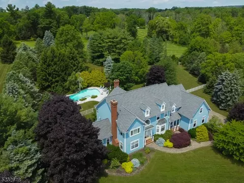 20 Oakmont Ln, Far Hills, NJ 07931