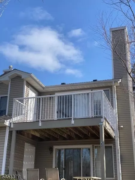 26 Ray Ct, Bedminster, NJ 07921