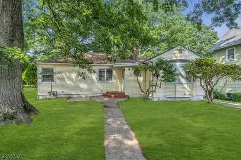 64 Webb St, Edison, NJ 08820