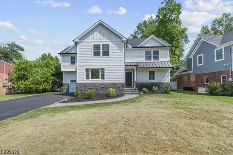 74 N Cottage Pl, Westfield, NJ 07090