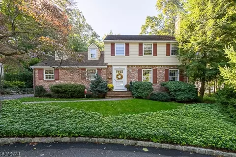 53 Fox Run, New Providence, NJ 07974