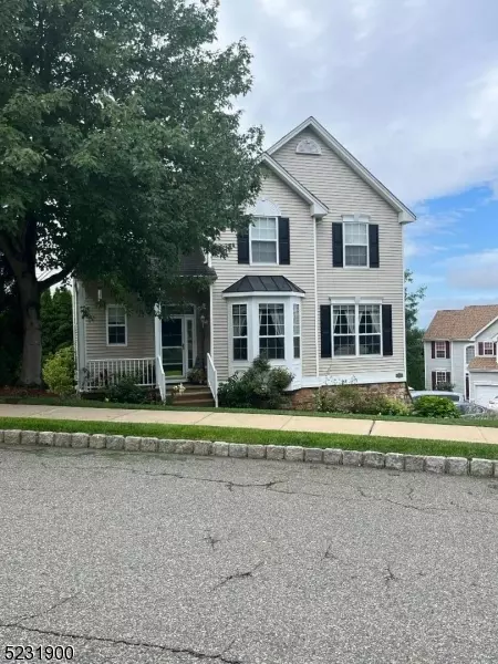 138 Winding Hill Dr, Hackettstown, NJ 07840