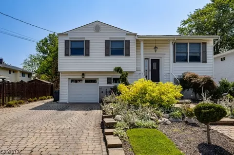 9 Nagle Dr, Somerville, NJ 08876