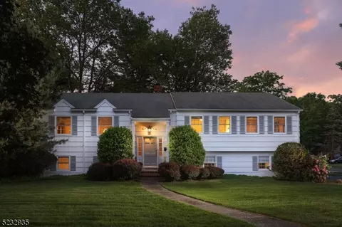 33 Manitou Cir, Westfield, NJ 07090