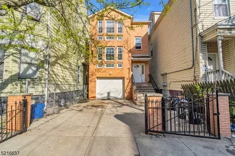110 S 8th St, Newark, NJ 07107