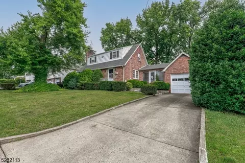 147 Hillside Ave, Bergenfield, NJ 07621