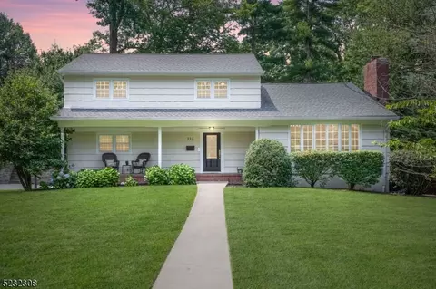 114 Chestnut Hill Dr, New Providence, NJ 07974