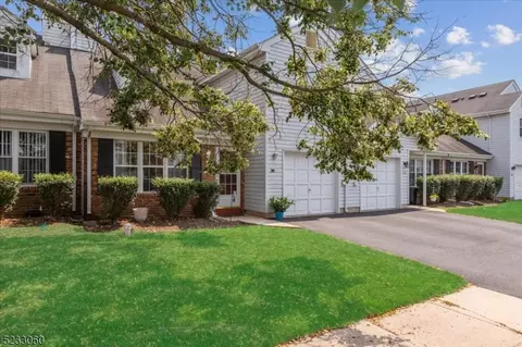 208 Bamburgh Ct, Somerset, NJ 08873