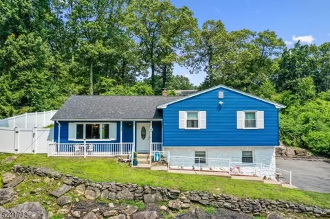 41 Edgewood Ter, Dover, NJ 07801