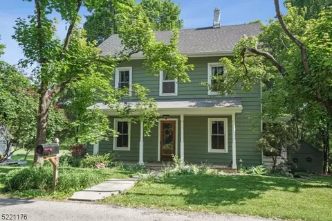 33 Railroad Ave, Readington Twp, NJ 08889