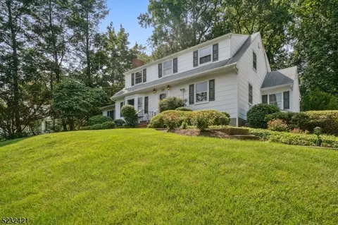 1090 Sunny Slope Dr, Mountainside, NJ 07092