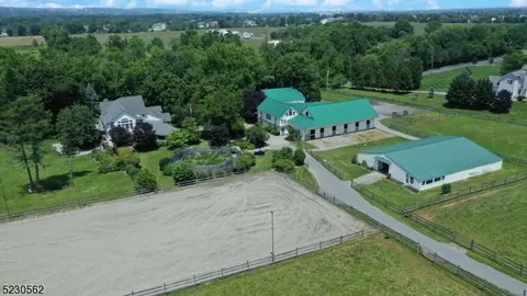 70 Hampton Corner Rd, Raritan Twp, NJ 08551