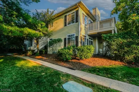 2 Wentworth Rd, Bedminster, NJ 07921