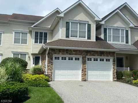 22 Briar Ct, Hamburg, NJ 07419