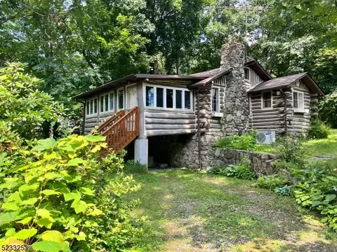 2 Alamoosook Rd, Vernon Twp, NJ 07422