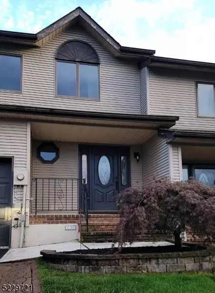 43 Elm Ter, Flemington, NJ 08822
