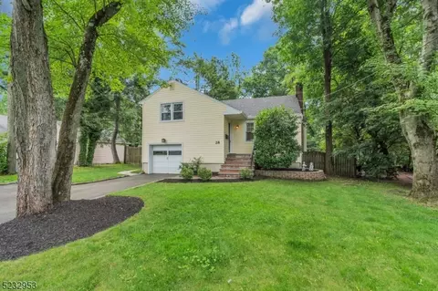 28 Lavina Ct, Summit, NJ 07901