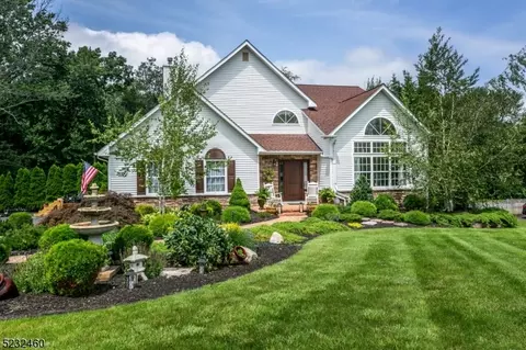 25 Fieldstone Dr, Sussex, NJ 07461