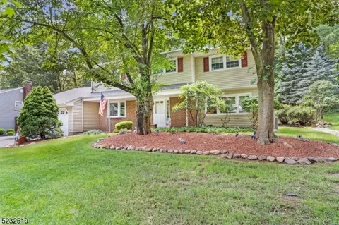 69 Brooklawn Dr, Morris Plains, NJ 07950
