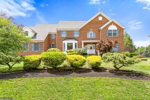 32 Hills Dr, Montgomery, NJ 08502