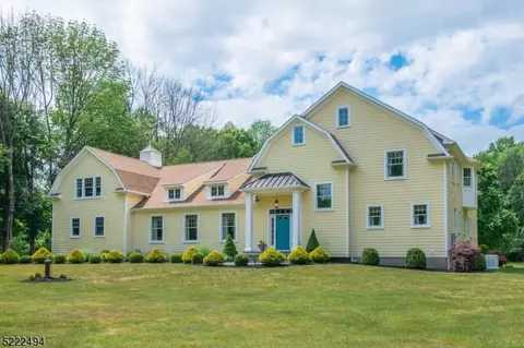 2 S Gables Dr, Chester, NJ 07930