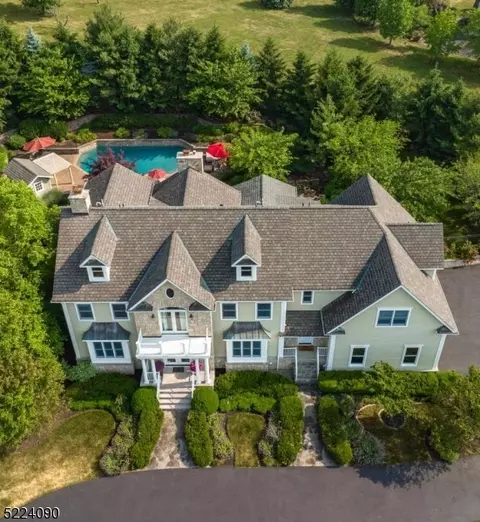 22 Ramsey Rd, Lebanon, NJ 08833