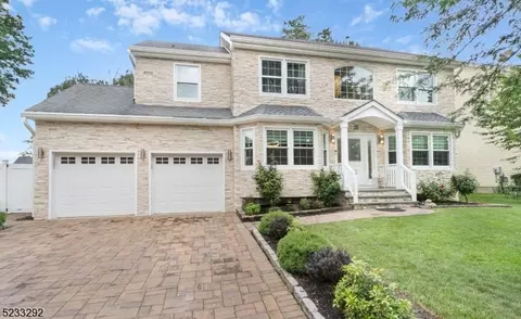20 Alexis Ct, Woodbridge Twp, NJ 07067