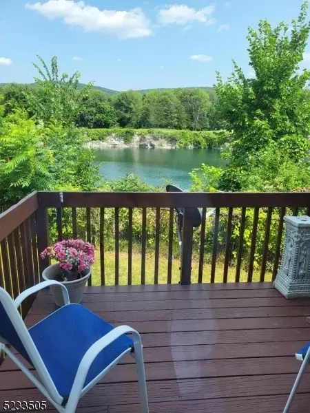 3 Spruce Hills Ct #3, Hamburg, NJ 07419