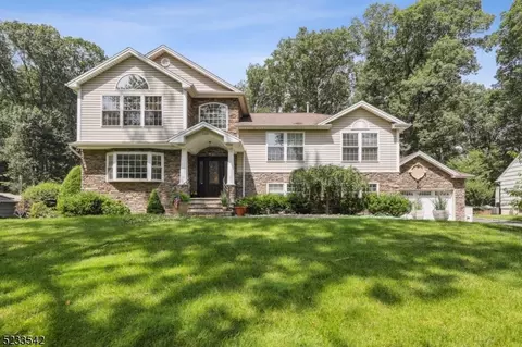 338 Rolling Rock Rd, Mountainside, NJ 07092
