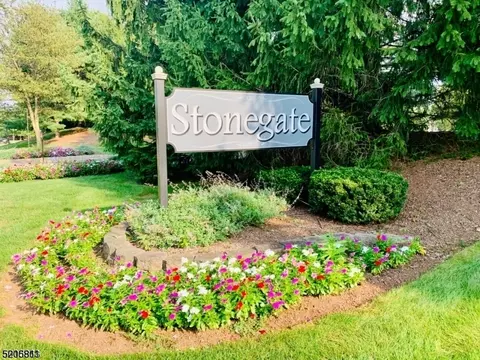 1011 Wheatfield Ct, Flemington, NJ 08822