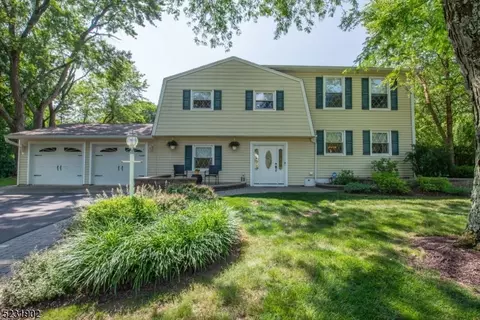 12 Lexington Rd, Bernards, NJ 07920