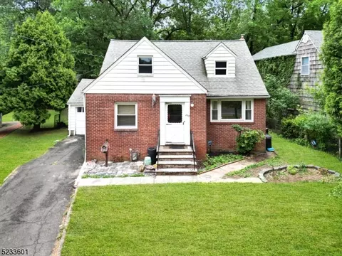 859 Salem Rd, Union, NJ 07083