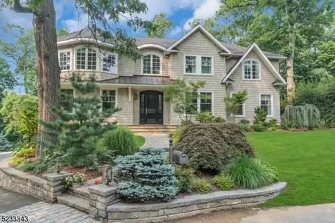 31 Oak Hill Rd, Chatham Twp, NJ 07928
