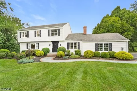 5 Ridge Dr, Washington, NJ 07882