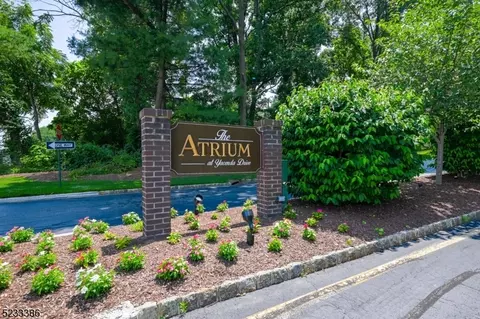 4 Yacenda Dr # D, Morris Plains, NJ 07950