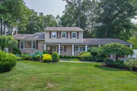 22 Cambridge Rd, East Hanover, NJ 07936